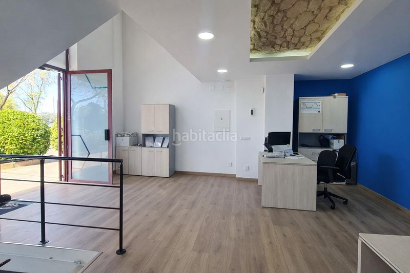 Foto d4ee9821-c6ee-4b97-9117-c014200838ad. Local comercial a Campoamor Sabadell