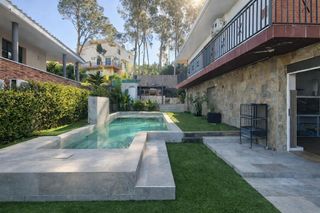 Casa  Calle tunisia, de. Espectacular casa independiente con piscina con jacuzzi y grande