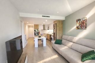 Pis  Calle de montnegre. Piso seminuevo de agosto 2025, 3 habitaciones, piscina, parking