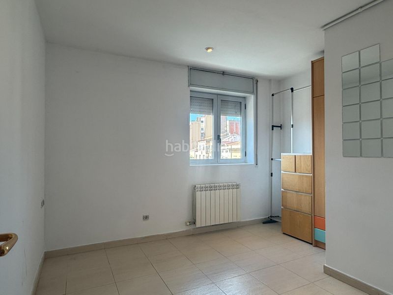 Foto 0292e460-80fa-45f0-a257-e11aa4e8592e. Àtic amb aparcament a Segle XX Terrassa