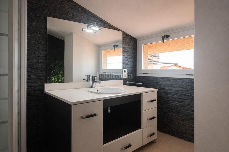 Foto 47f56463-3f80-4a50-93b2-3a84dfb920d8. Àtic amb aparcament a Segle XX Terrassa