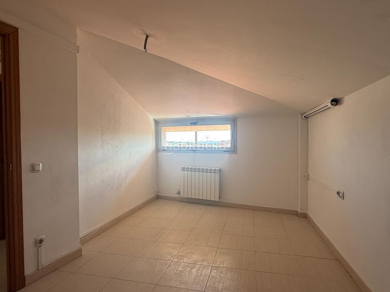 Foto e7860fe1-b30c-4b58-aad2-8c54ab38d6d2. Àtic amb aparcament a Segle XX Terrassa