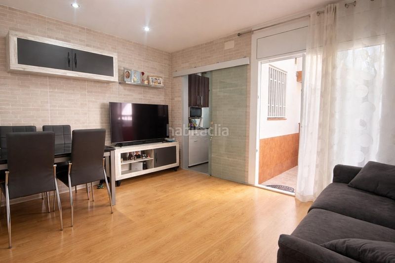 Foto 32393b1a-d2c0-4263-8e75-c2f592c836a1. Maison dans Eixample Sabadell