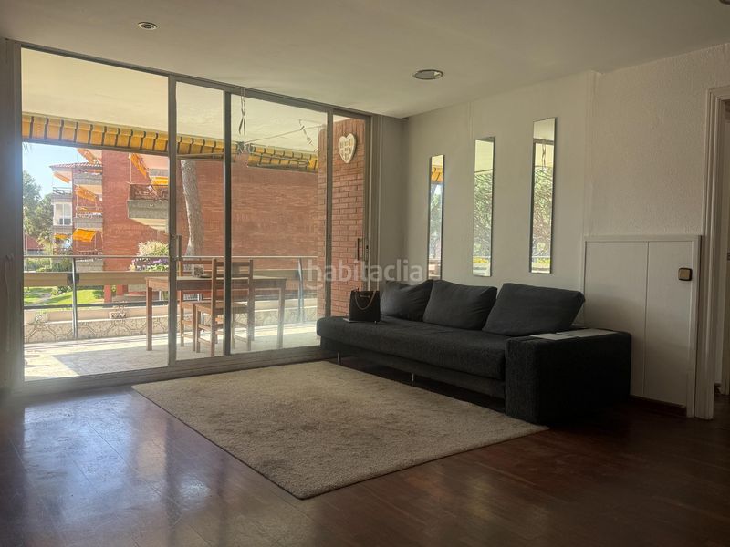 Foto 3aad31c0-3338-4ae2-a189-28e8d487a499. Apartament amb aparcament piscina a Gava Mar Gavà