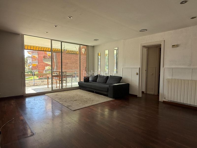 Foto 53e72907-455d-49c3-9036-7b542a6e47ad. Apartament amb aparcament piscina a Gava Mar Gavà