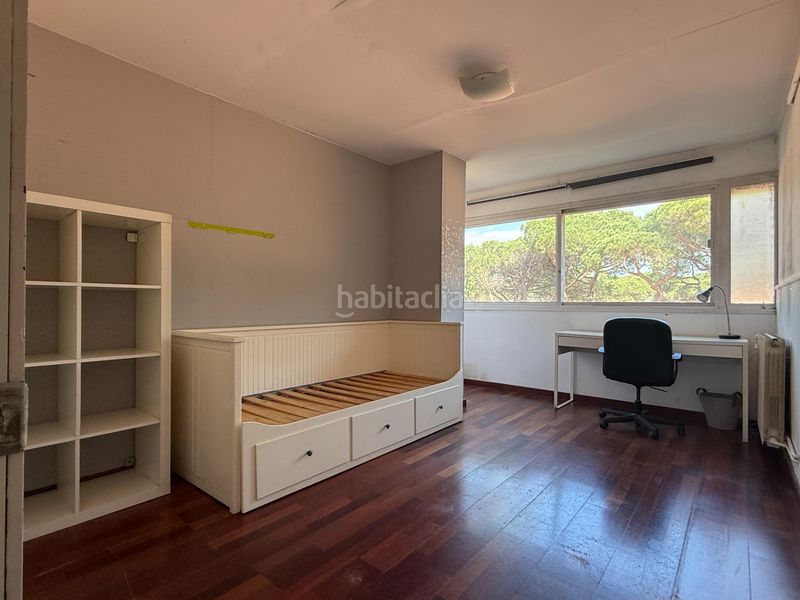 Foto 85a25c71-95fc-4bee-8fa6-7d9416030d37. Apartament amb aparcament piscina a Gava Mar Gavà