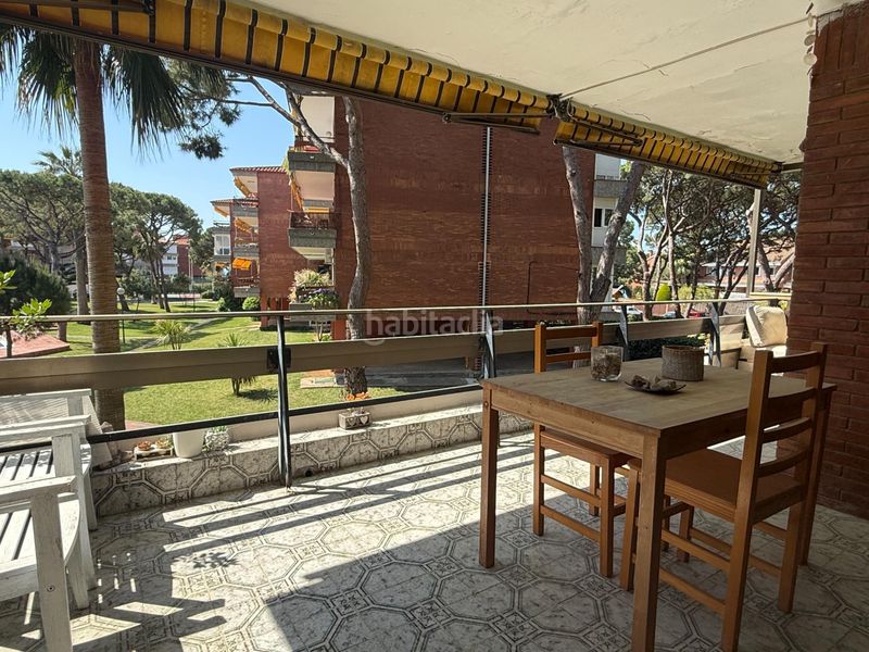 Foto bcbd753b-2d7d-4310-ad01-c304064eeaef. Apartament amb aparcament piscina a Gava Mar Gavà