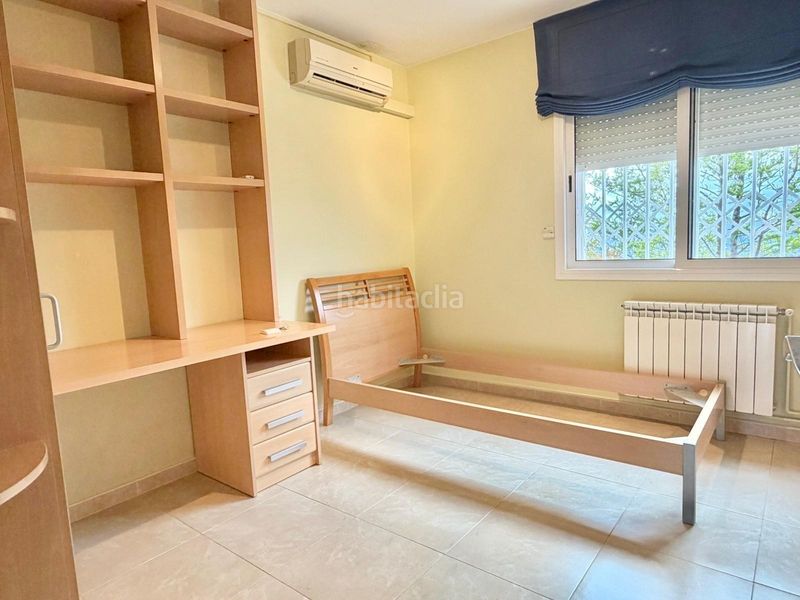 Foto 67d8d5a6-d074-42b9-aeba-f8dd7f264aa4. Casa aparellada amb calefacció aparcament a Ullastrell