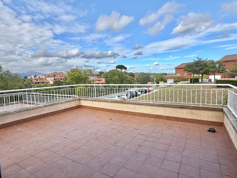 Foto bb71fdde-00d9-4a30-89d9-0cbb03d6e789. Casa aparellada amb calefacció aparcament a Ullastrell
