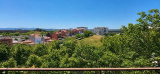 Piso en Can Rull. Piso de 4 habitaciones con vistas despejadas  en can rull