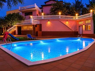 Xalet a Can Font-Ca n'Avellaneda. Gran casa en can font ideal para dos familias