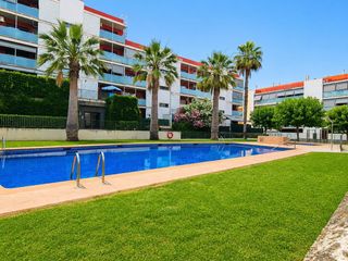 Flat  Pasaje sausset les pins. Piso 3 habitaciones con zona infantil, piscina, parking y traste