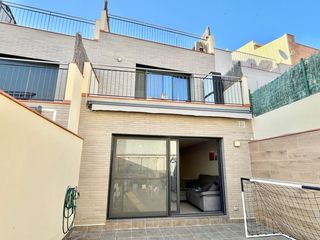 Casa adossada a CORUNYA, DE LA