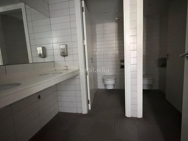 Foto 1dcff6f4-bc6a-4e0f-a4a6-e6e57dc077c2. Local comercial a Centre Sabadell