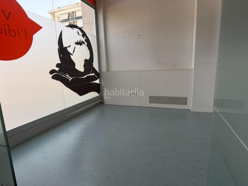 Foto b1348b3c-0261-4788-bcd1-15914de90176. Local comercial a Centre Sabadell