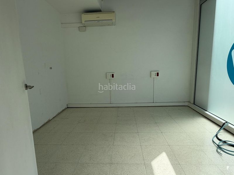 Foto bb171487-a70e-4300-80f9-c891fe471e51. Local comercial a Centre Sabadell