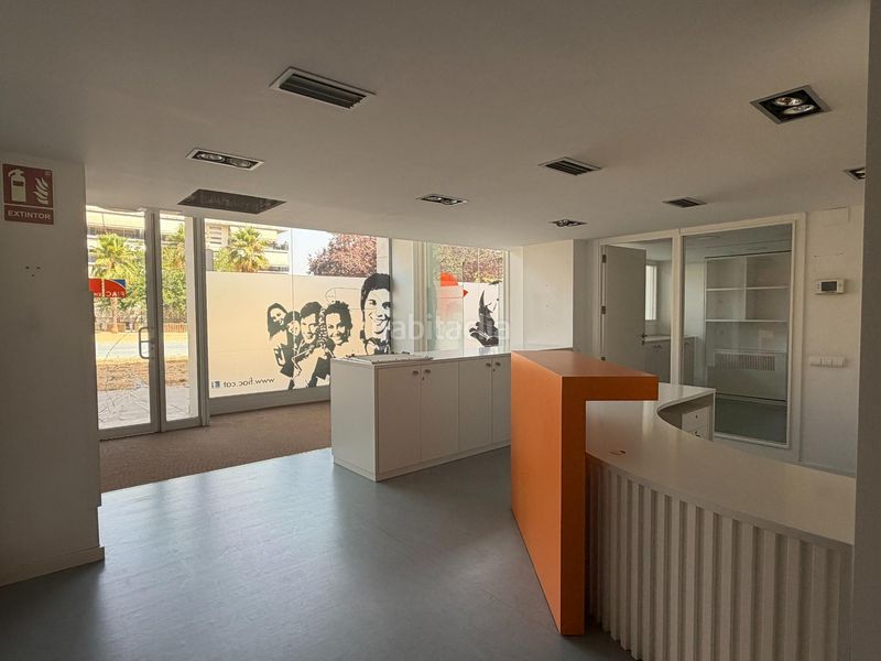 Foto d61ad062-7556-4450-93fe-f1fc8cd75e06. Local comercial a Centre Sabadell