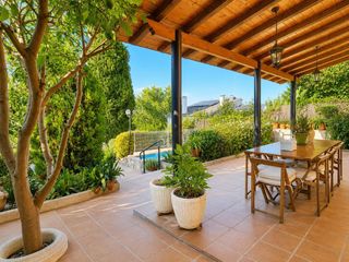 Casa a Mira-sol. Exclusiva casa a 4 vientos con piscina privada y jardín en miras