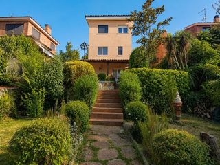 Casa in Mira-sol. Exclusiva casa a 4 vientos con piscina privada y jardín en miras