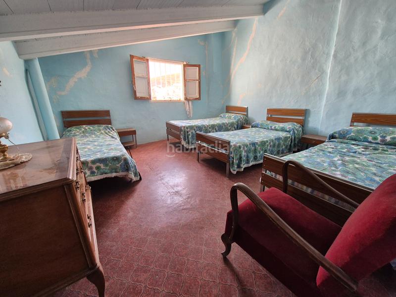 Foto e268c70d-2a69-49ae-acdb-70c79da924c8. Masia a calle lacambra 21 a Aguilón