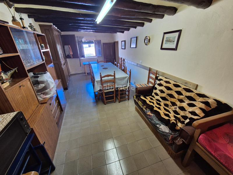 Foto f8aefa93-baba-42a0-9ba9-7af963e1cf13. Masia a calle lacambra 21 a Aguilón