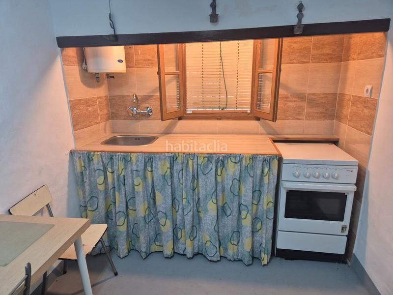 Foto ff912425-3f1f-4fc0-87d6-7d324f82f152. Masia a calle lacambra 21 a Aguilón