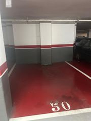 Autoparkplatz in Ensanche - Sar. Se vende palza de garaje edificio zafiroensancheplaza roja