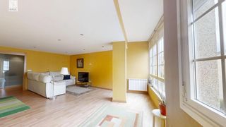 Etagenwohnung in Ensanche - Sar