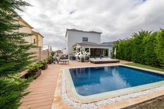 Casa  Berna. Villa de 4 dormitorios  el madroñal, costa adeje