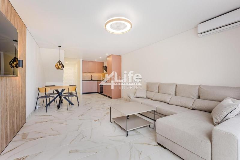 Foto 60fb9688-d895-4bc8-99f3-8e84f53329db. Dúplex amb aparcament a Costa del Silencio Arona