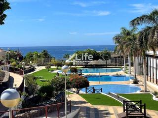 Casa  Cornical. Bungalow de 3 dormitorios  amarilla golf