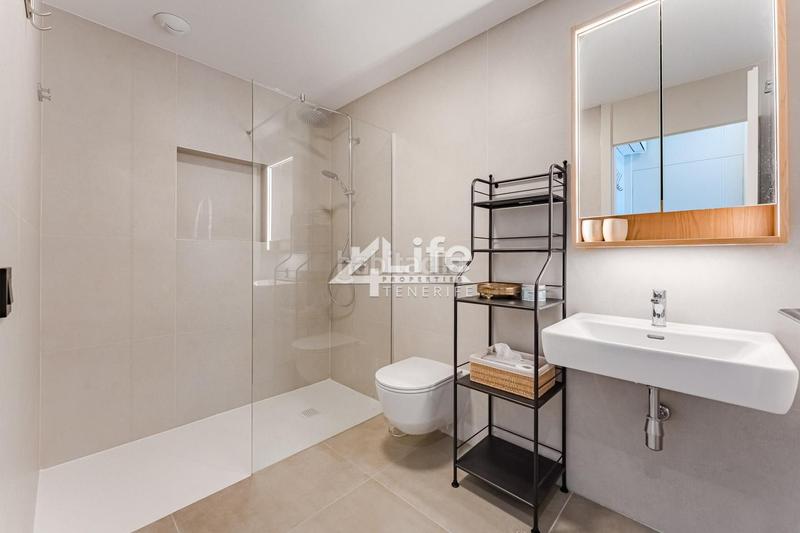 Foto 0be5d1f9-952a-45fd-a0b9-9cf5be014445. Appartement avec parking piscine dans Playa Fañabé Alto Adeje