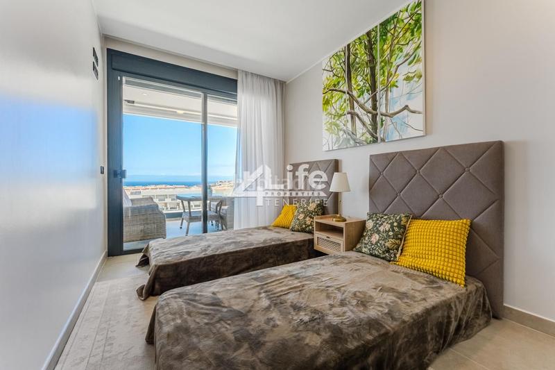 Foto 50fc8b89-9234-4e3c-b643-fdc91ee3c67e. Appartement avec parking piscine dans Playa Fañabé Alto Adeje