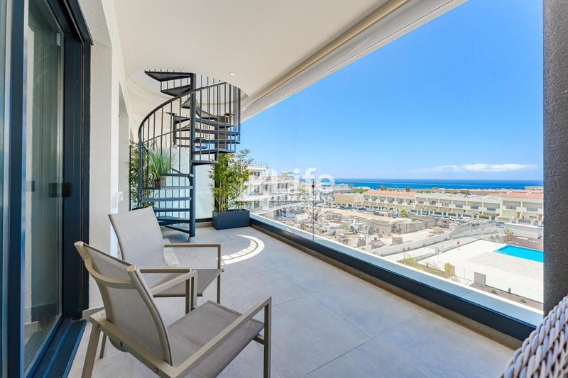 Foto a424dedd-f910-4103-baeb-ea3238f20357. Appartement avec parking piscine dans Playa Fañabé Alto Adeje