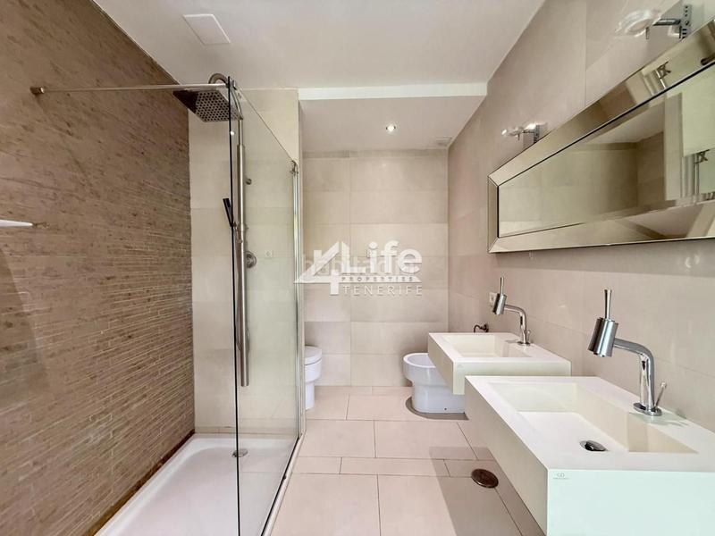 Foto 6f7d229f-c580-4c9d-9dff-9d9d5010ee5c. Alquiler planta baja apartamento de 2 dormitorios palm mar en Arona