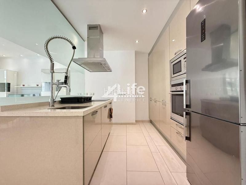 Foto 9351612a-d0e1-4103-87d8-95ee2f789e65. Alquiler planta baja apartamento de 2 dormitorios palm mar en Arona