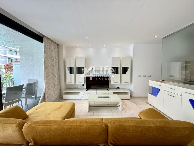 Foto c7c02b99-58f1-446c-b964-9e1cd3a0f9dc. Alquiler planta baja apartamento de 2 dormitorios palm mar en Arona