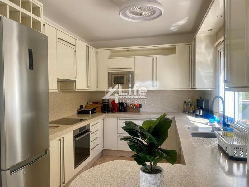 Foto 1ab1ec92-3b99-4438-9da0-bfb755f87bda. Casa con parcheggio piscina in Playa Fañabé Alto Adeje