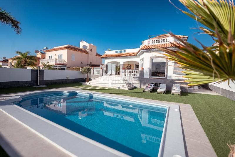 Foto ee208a5d-6b03-4444-89ff-6da890094734. Casa con parcheggio piscina in Playa Fañabé Alto Adeje