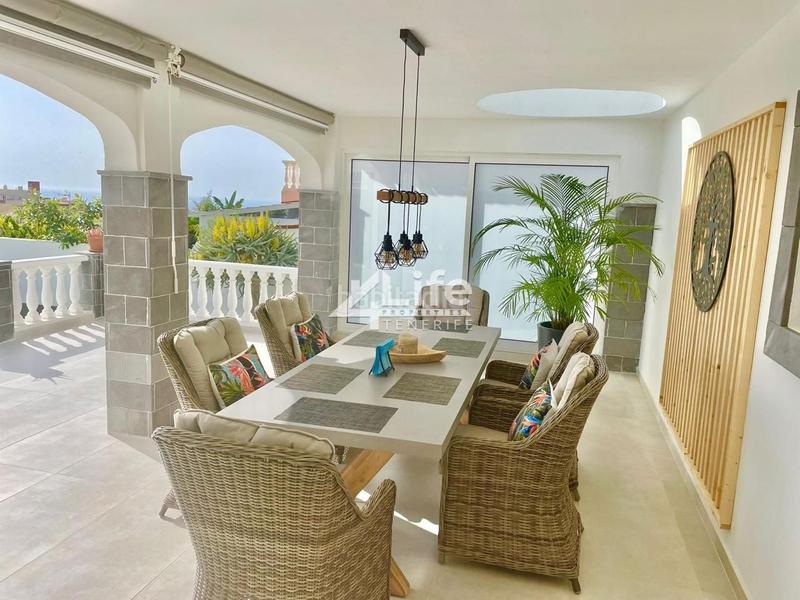 Foto ef74a998-13a9-446b-912f-e2c80e6e4ee5. Casa con parcheggio piscina in Playa Fañabé Alto Adeje