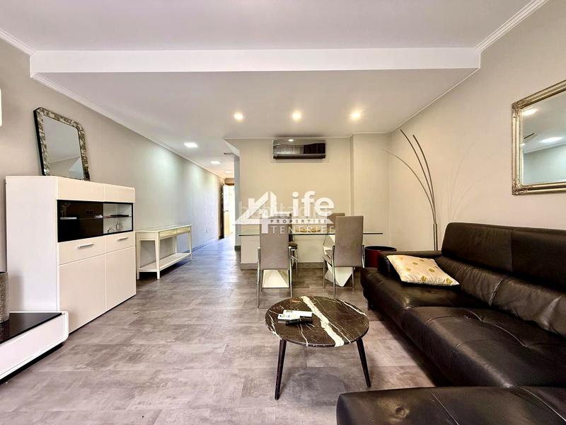 Foto 375a5fb5-2e08-48c8-b4a3-f053b723bc36. Casale con parcheggio piscina in Playa Fañabé Alto Adeje