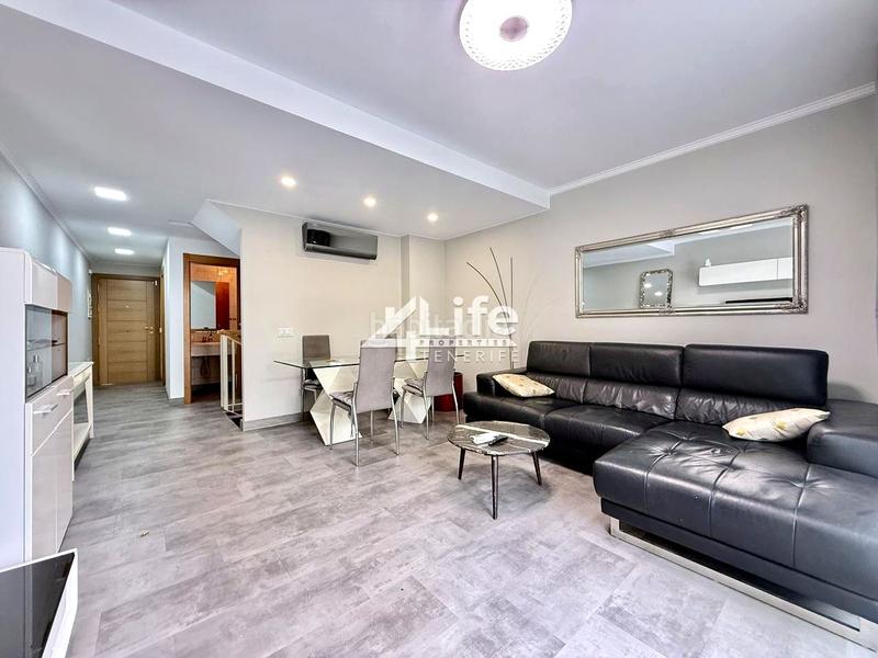 Foto 87543338-7981-43b0-9f74-250fbdd0b9e4. Casale con parcheggio piscina in Playa Fañabé Alto Adeje