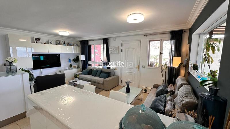 Foto e6b1bede-b99d-4f6d-b2cb-0ca36810a5bf. Maison avec parking piscine dans Playa Fañabé Alto Adeje