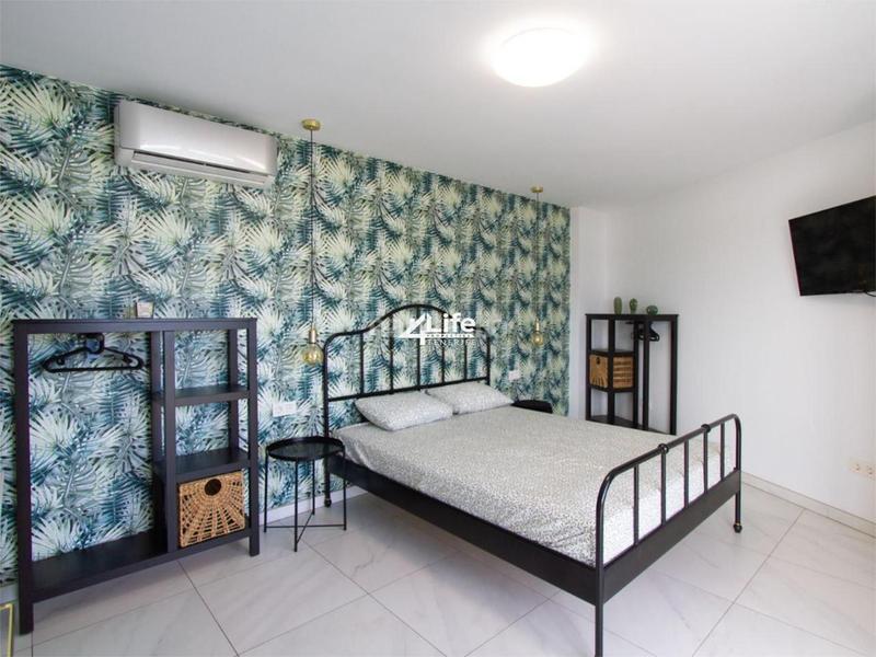 Foto f3d8a3ff-8d1e-4af5-b509-5ff11e62a695. Piccolo appartamento con piscina in Playa de las Américas Arona