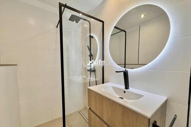 Foto c165ad3c-5064-46e9-a3c0-bc61fc403433. Apartament amb aparcament piscina a Costa del Silencio Arona