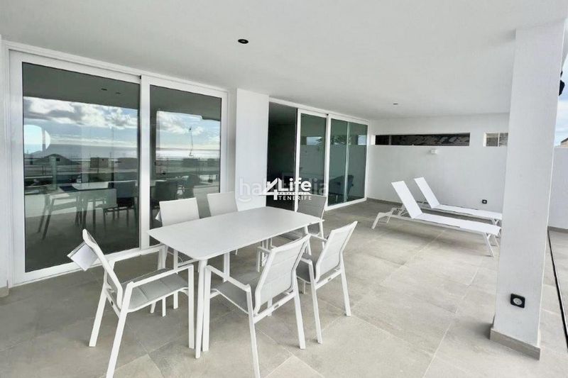 Foto c63cb640-db9c-4353-9e62-c5c2f0977d89. Apartament amb aparcament piscina a Costa del Silencio Arona