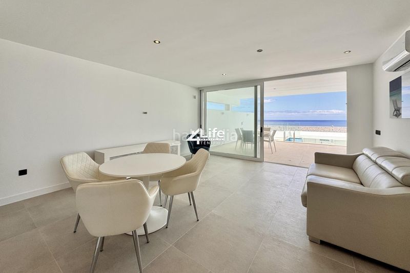 Foto ce2d0055-8b1b-458c-a43b-47474bdec8b2. Apartament amb aparcament piscina a Costa del Silencio Arona