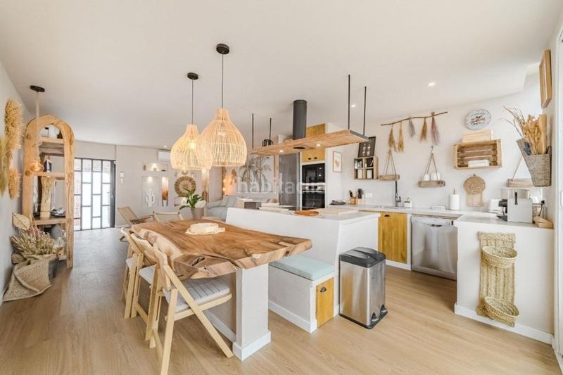 Foto 318ba4b1-880f-4e17-8d4d-990af4e0d2d9. Casa amb piscina a Chayofa Arona