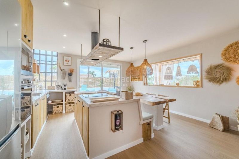 Foto 41f2c99f-e9a9-4e63-b99c-cabfd338ee7a. Casa amb piscina a Chayofa Arona