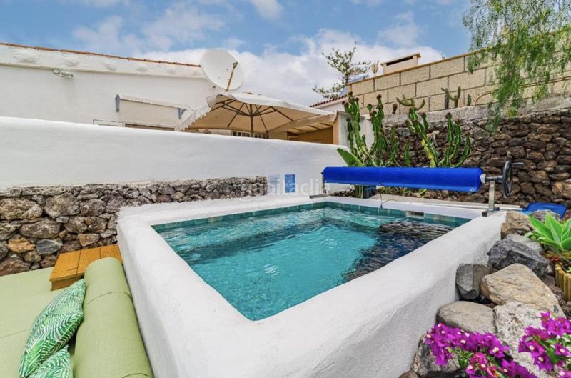 Foto 5f90a0c4-7827-433d-a0ea-002fc3d4601c. Casa amb piscina a Chayofa Arona